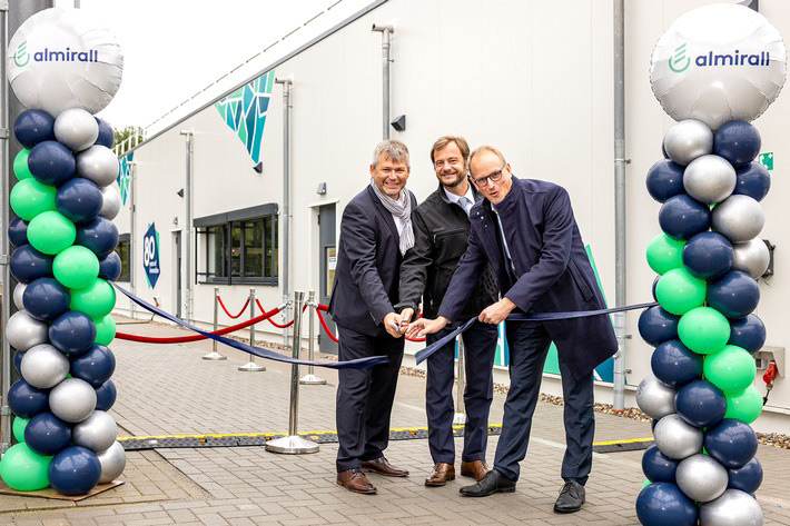 Almirall eröffnet neues Produktionsgebäude in Reinbek